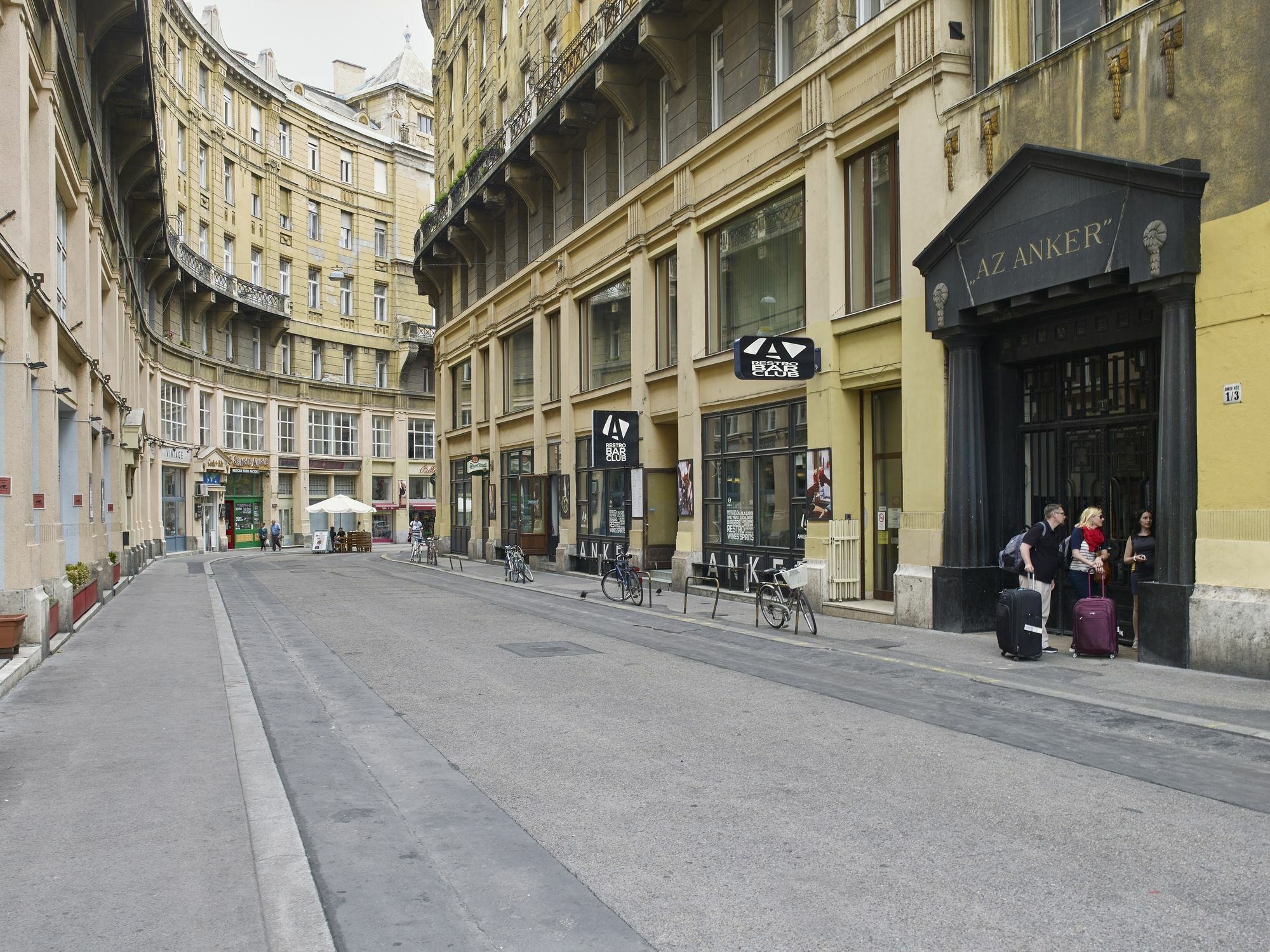 7Seasons Central Suites Budapeste Exterior foto
