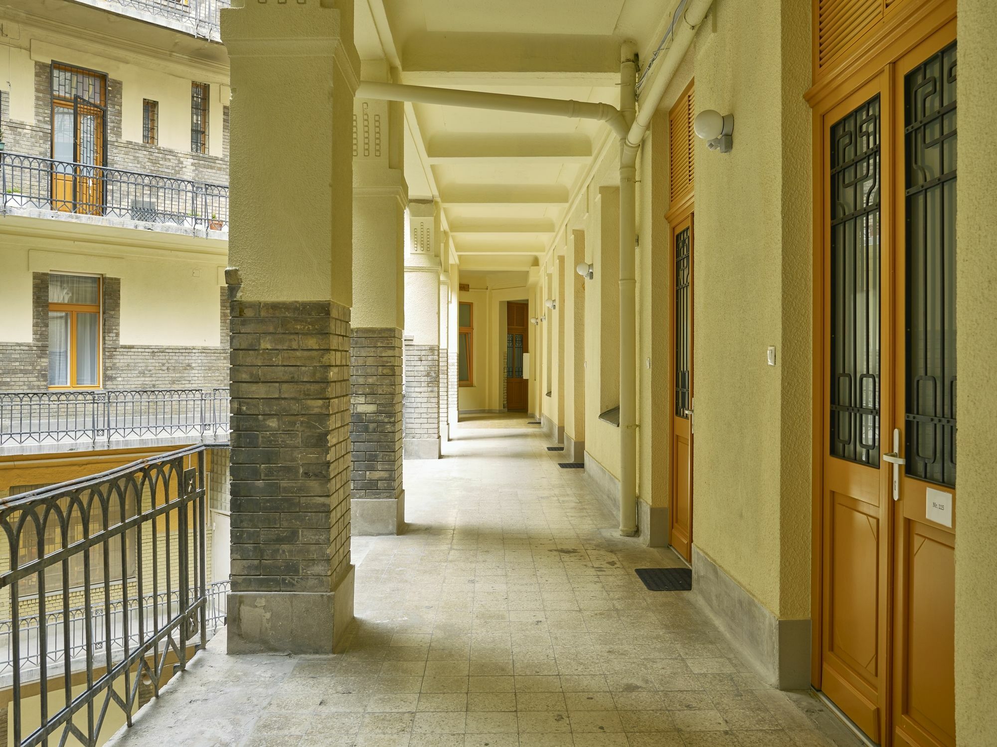 7Seasons Central Suites Budapeste Exterior foto